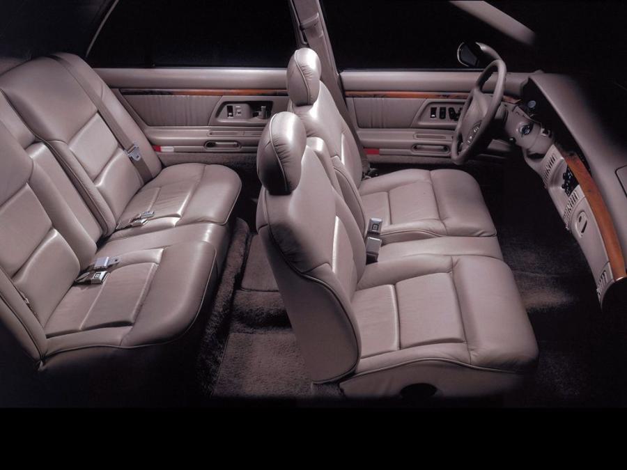  Oldsmobile Ninety-Eight 1991 года  (фото 4 из 13)